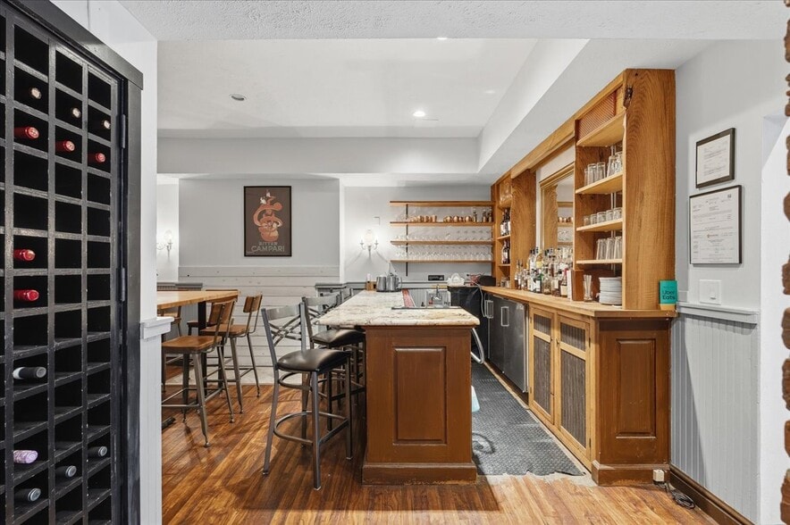 More Photos Of 2104 E Carson St, Pittsburgh Restaurant For Sale