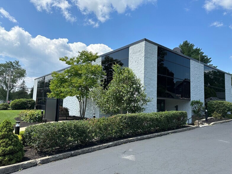 More Photos Of 1 Branch St, Methuen Medical For Lease