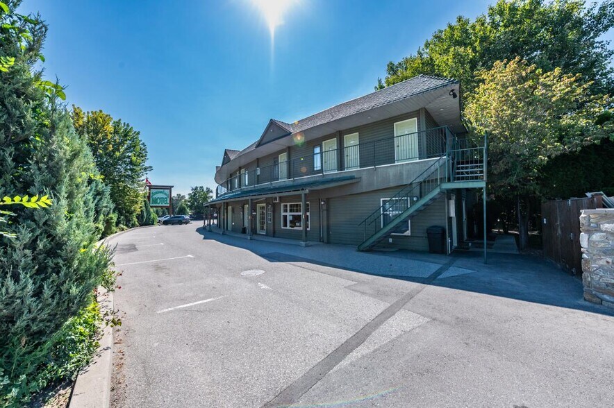 More Photos Of 6203 Willow Av, Summerland Hotel For Sale