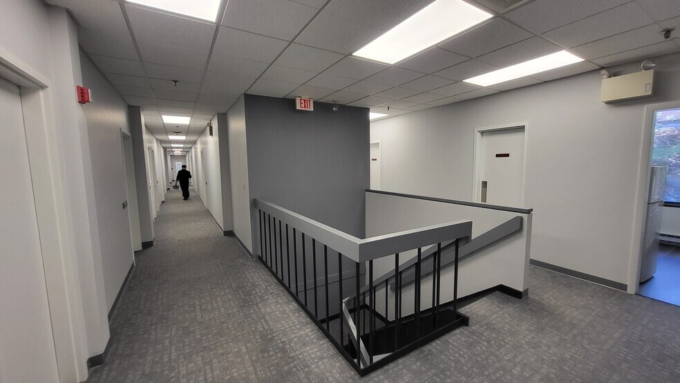 More Photos Of 318-320 Bear Hill Rd, Waltham Office For Lease