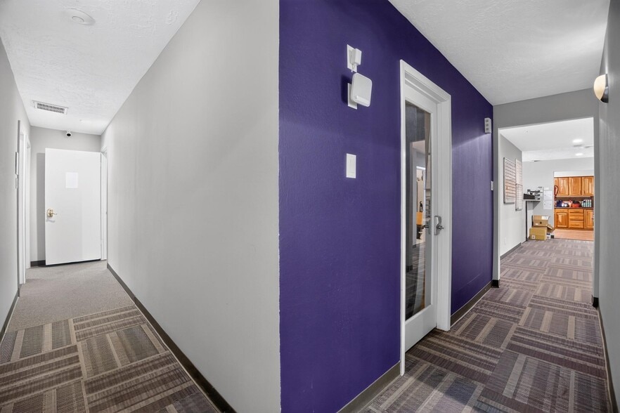 More Photos Of 9326 Kay Ln, Houston Office Residential For Sale
