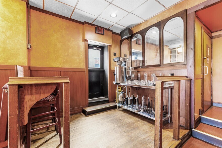 More Photos Of 201 N Broadway Ave, Urbana Restaurant For Sale