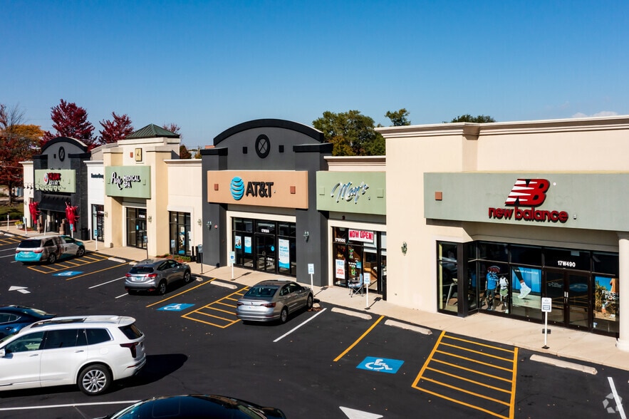 More Photos Of 17W480-17W512 22nd St, Oakbrook Terrace Freestanding For Lease
