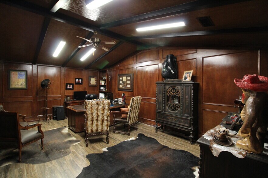 More Photos Of 1221 W University Blvd, Odessa Medical For Sale