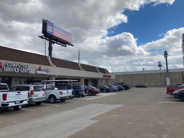 More Photos Of 11618-11698 S US 59 Hwy, Houston Unknown For Lease