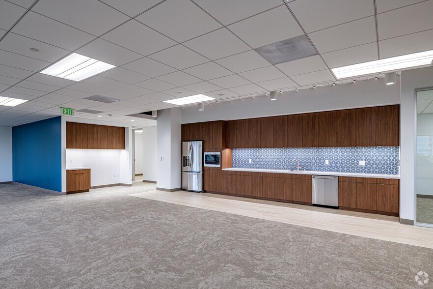 More Photos Of 2000 Powell St, Emeryville Office For Lease