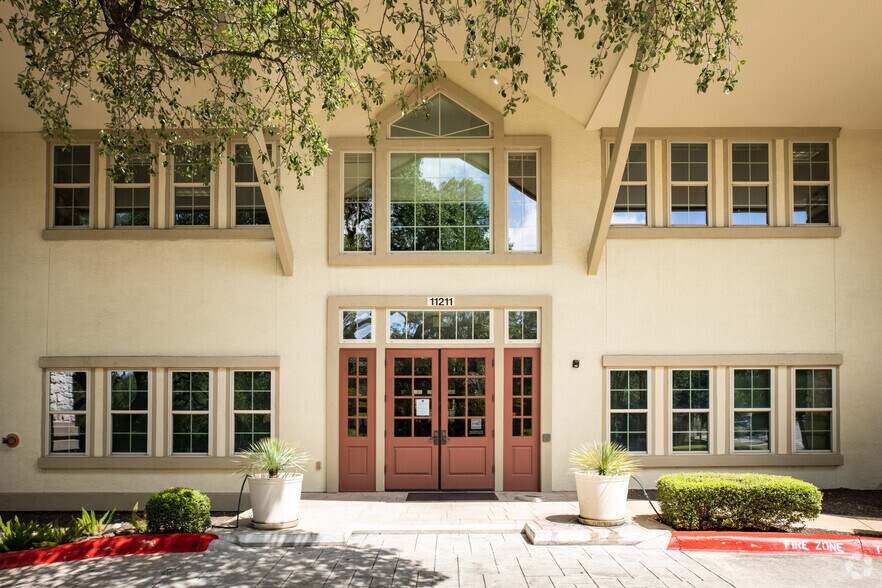 More Photos Of 11211 Taylor Draper Ln, Austin Office For Lease