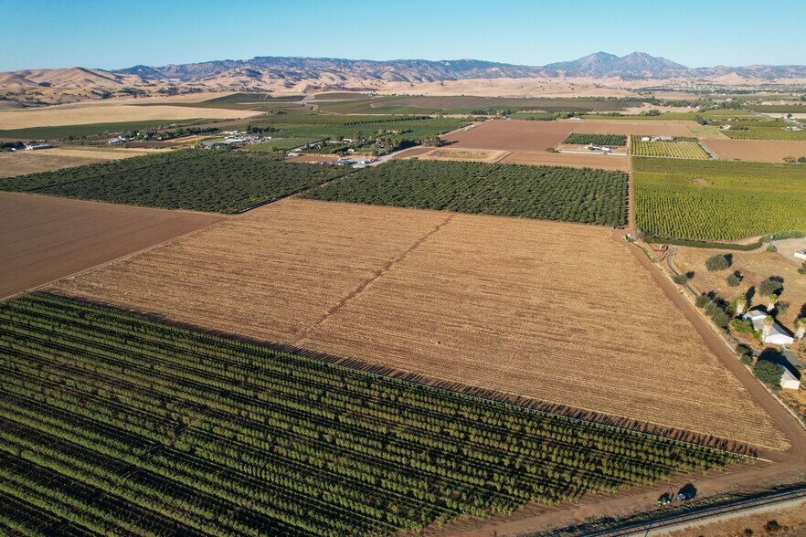 More Photos Of 000 Hoffman Lane, Brentwood Land For Sale