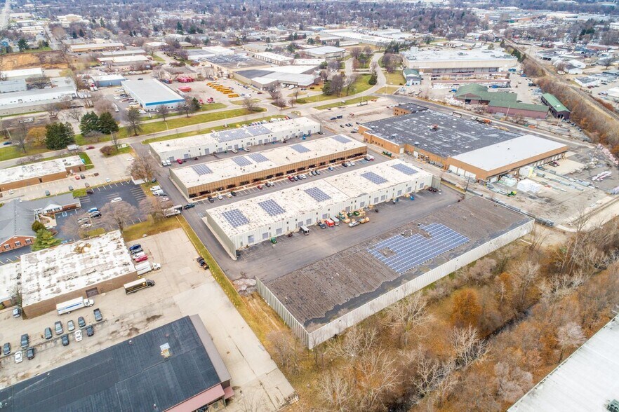 More Photos Of 3156 Roger B Chaffe, Grand Rapids Warehouse For Lease