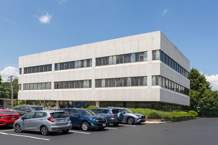 More Photos Of 2 Roosevelt Ave, Syosset Medical For Lease