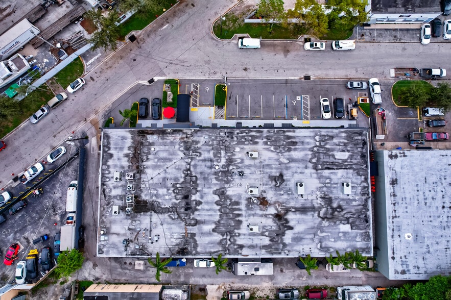 More Photos Of 337 NW 170th St, North Miami Beach Warehouse For Sale