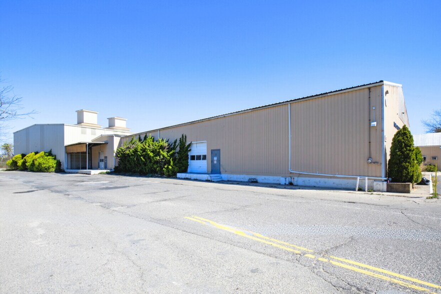 More Photos Of 342 Montauk Hwy, Wainscott Warehouse For Sale
