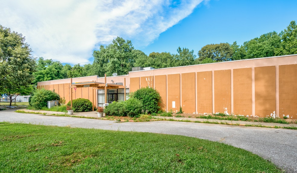 More Photos Of 10 Pythian Dr, Edgewater Lodge Meeting Hall For Sale