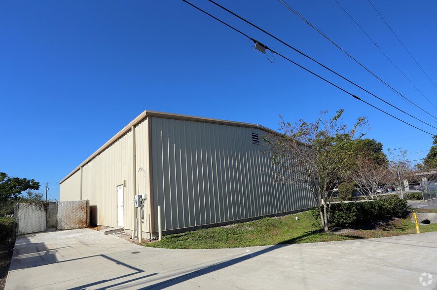 More Photos Of 4104 W South Ave, Tampa Warehouse For Lease