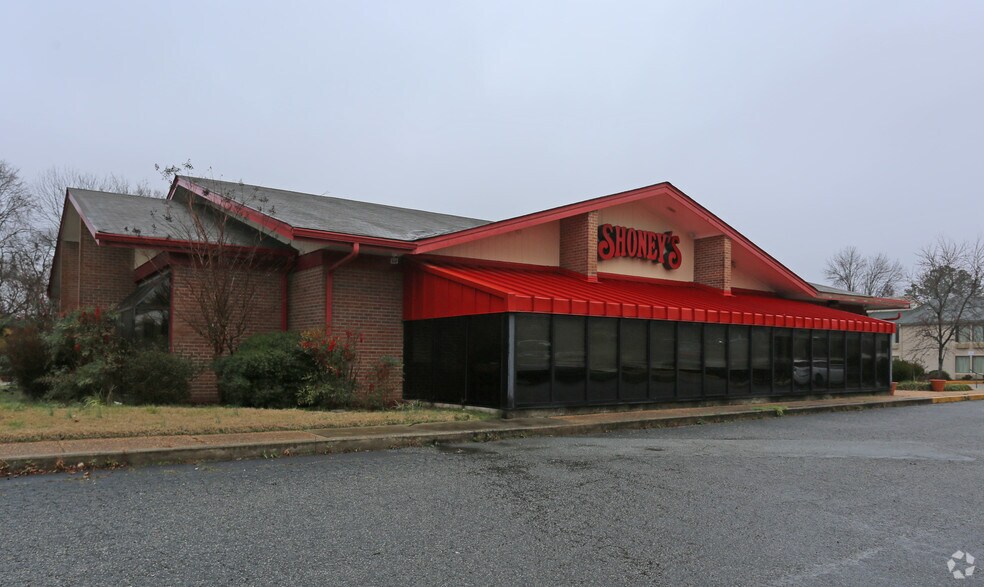 More Photos Of 603 S Regional Rd, Greensboro General Retail For Sale