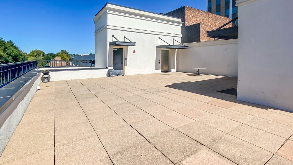 More Photos Of 823 Broad St, Augusta Office For Lease