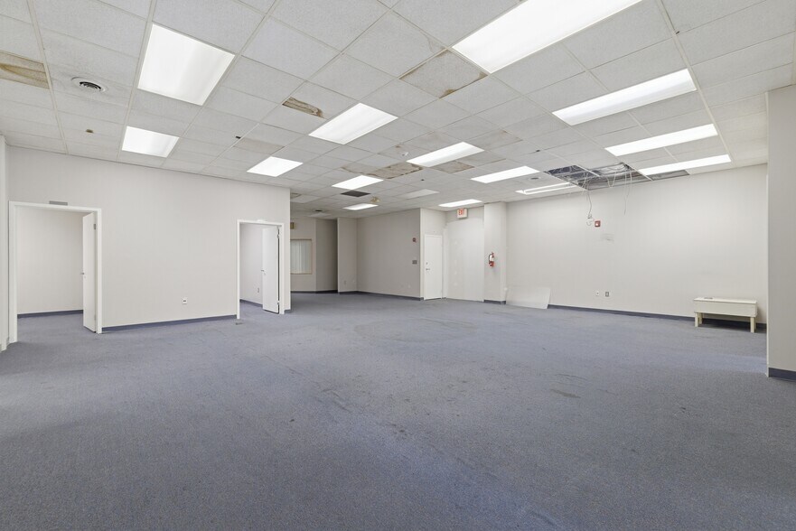 More Photos Of 32 Belmont St, Brockton Office For Lease