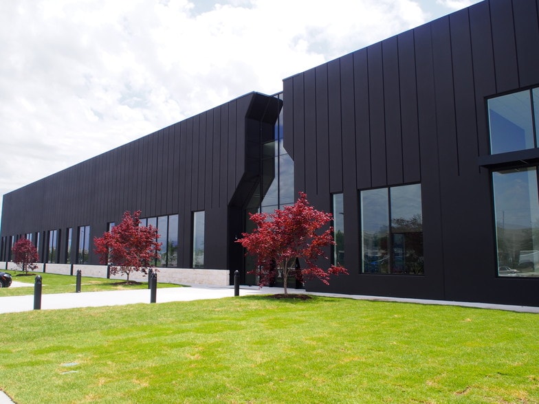 More Photos Of 4000 E Plano Pky, Plano Distribution For Lease