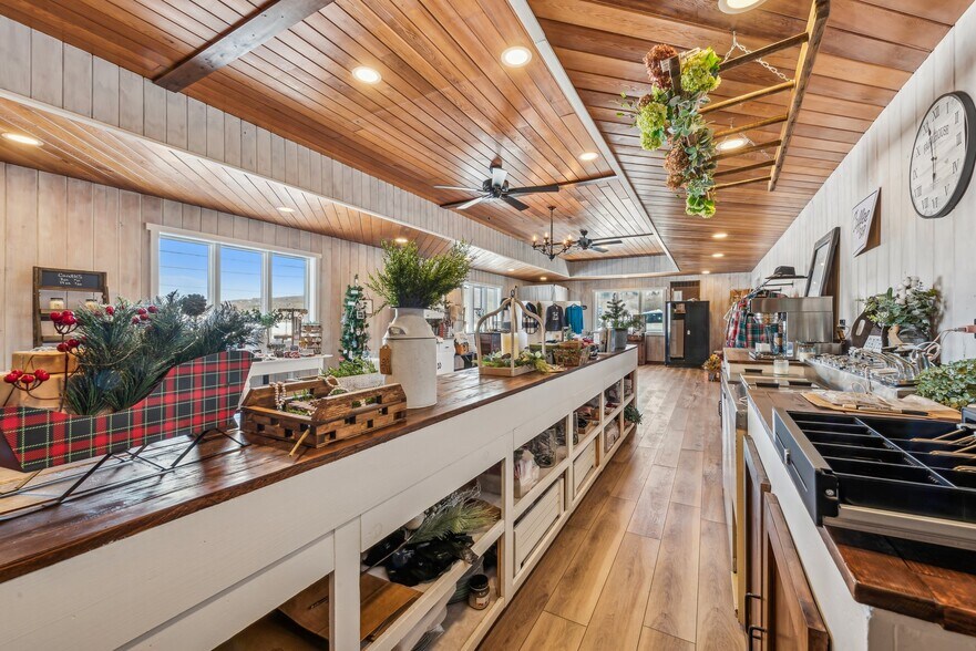 More Photos Of 8557 Mason Dixon Hwy, Meyersdale General Retail For Sale