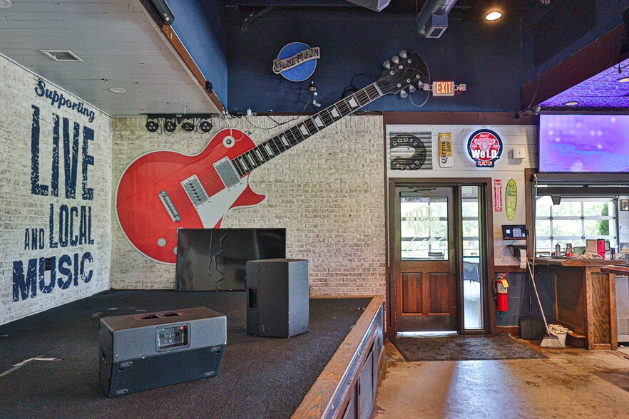 More Photos Of 3040 Capps Way, Opelika Restaurant For Sale