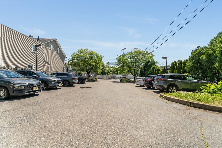 More Photos Of 320 S Main St, Phillipsburg Medical For Lease