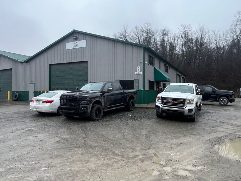 More Photos Of 2807 W Chestnut St, Washington Industrial For Lease