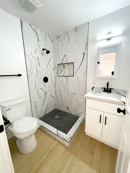 More Photos Of 15 N Dos Caminos Ave, Ventura Apartments For Sale