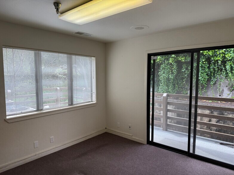 More Photos Of 910 Major Sherman Ln, Monterey Medical For Lease