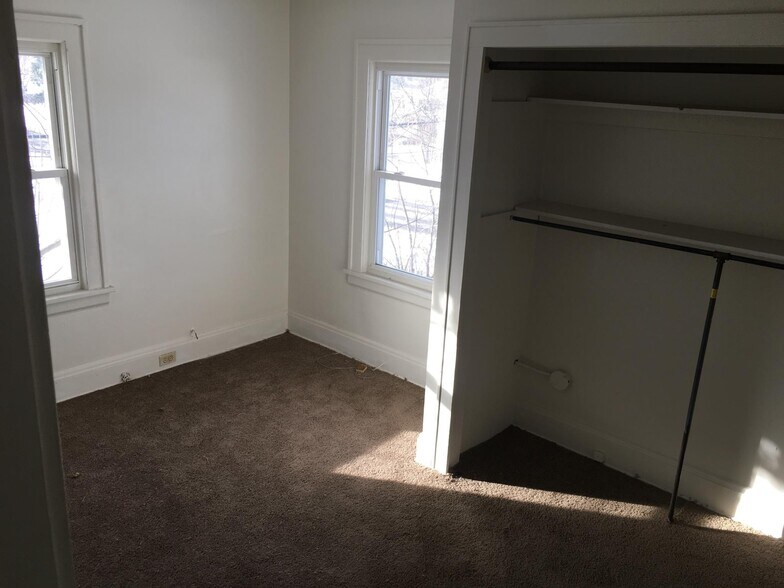 More Photos Of , Bedford Specialty For Sale