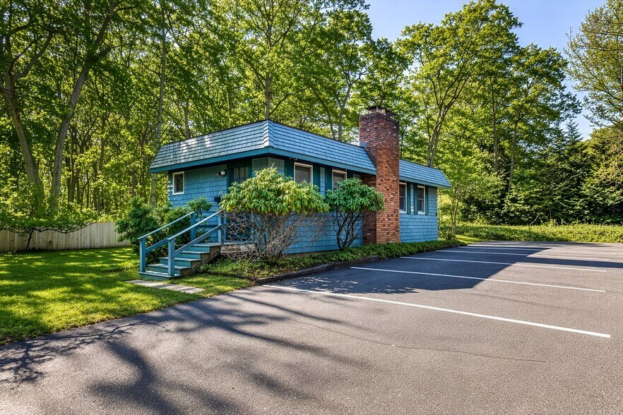 Primary Photo Of 512 Three Mile Harbor Hog Creek Hwy, East Hampton Loft Creative Space For Lease