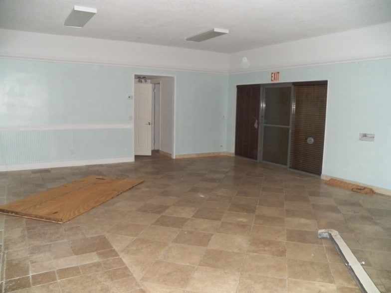 More Photos Of 320 S Federal Hwy, Stuart Freestanding For Lease