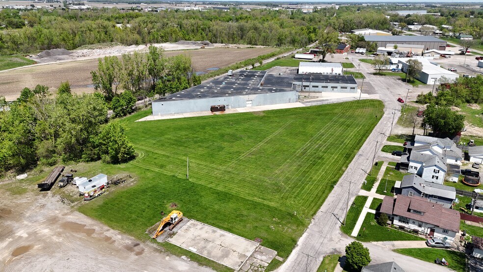 More Photos Of 600 Fillmore St, Napoleon Manufacturing For Lease