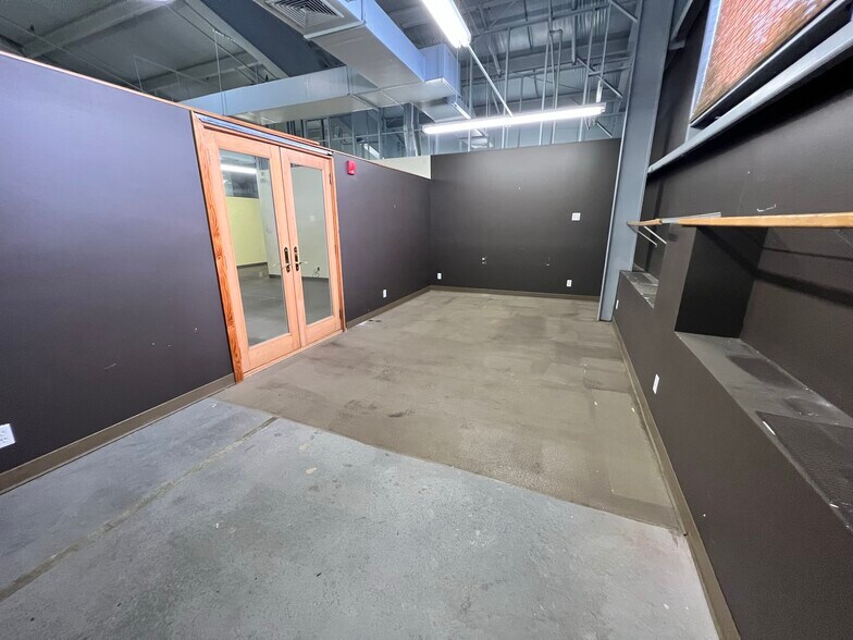 More Photos Of 120 Sand Island Access Rd, Honolulu Warehouse For Lease
