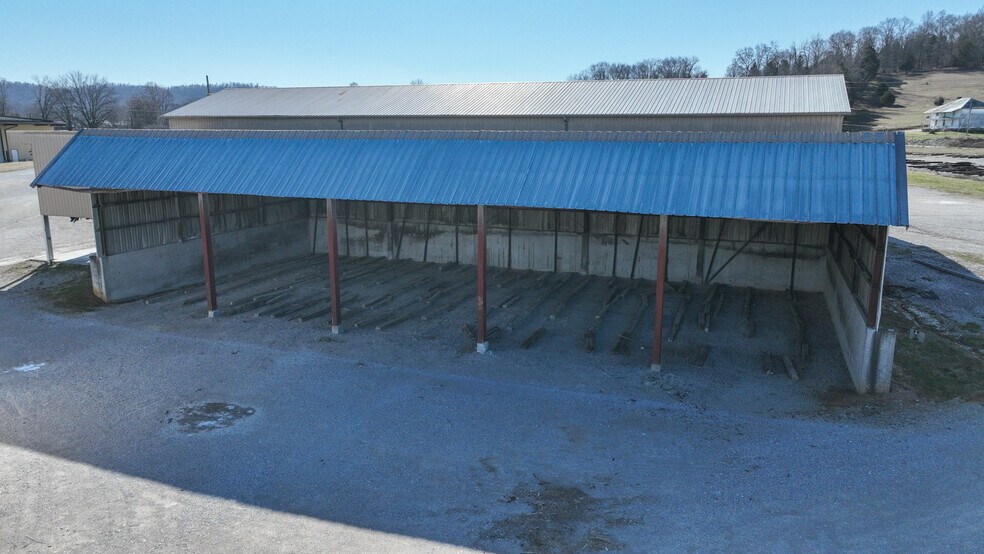 More Photos Of 1921 N Main St, Monticello Unknown For Lease