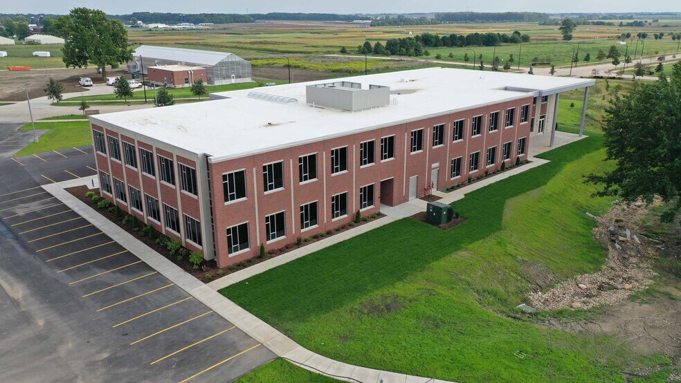 More Photos Of 1907 S 4th St, Champaign Office For Lease