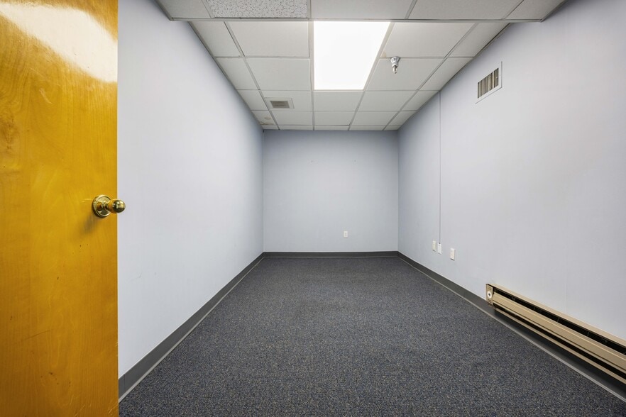 More Photos Of 200-12 44th Ave, Bayside Office For Lease