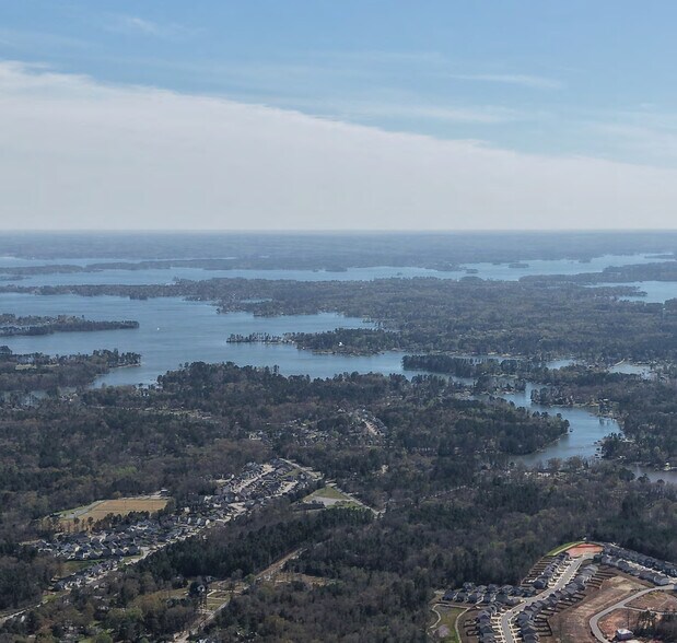 More Photos Of 573 Chapin Rd, Chapin Unknown For Lease