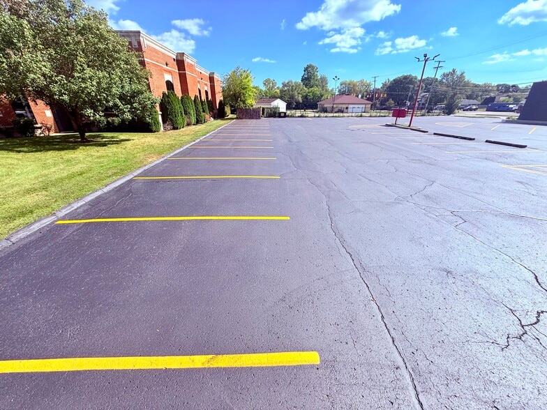 More Photos Of 1187 S Gratiot Ave, Clinton Township Restaurant For Lease