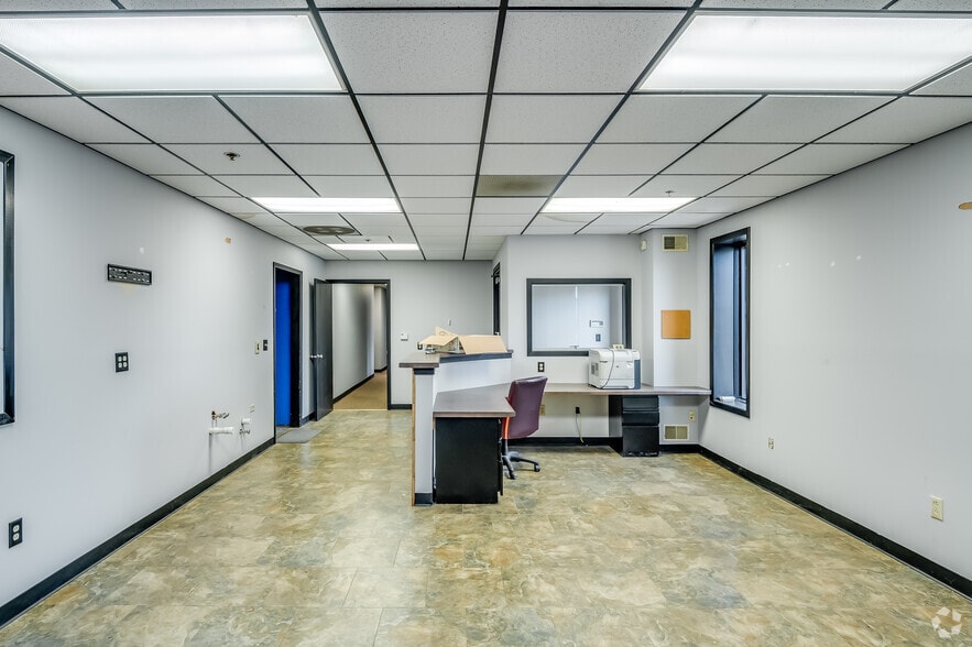 More Photos Of 2390 Industrial Dr, Neenah Warehouse For Sale