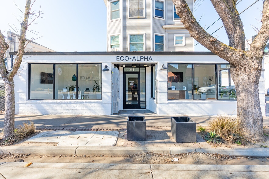More Photos Of 318 12th St, Sacramento Storefront For Sale