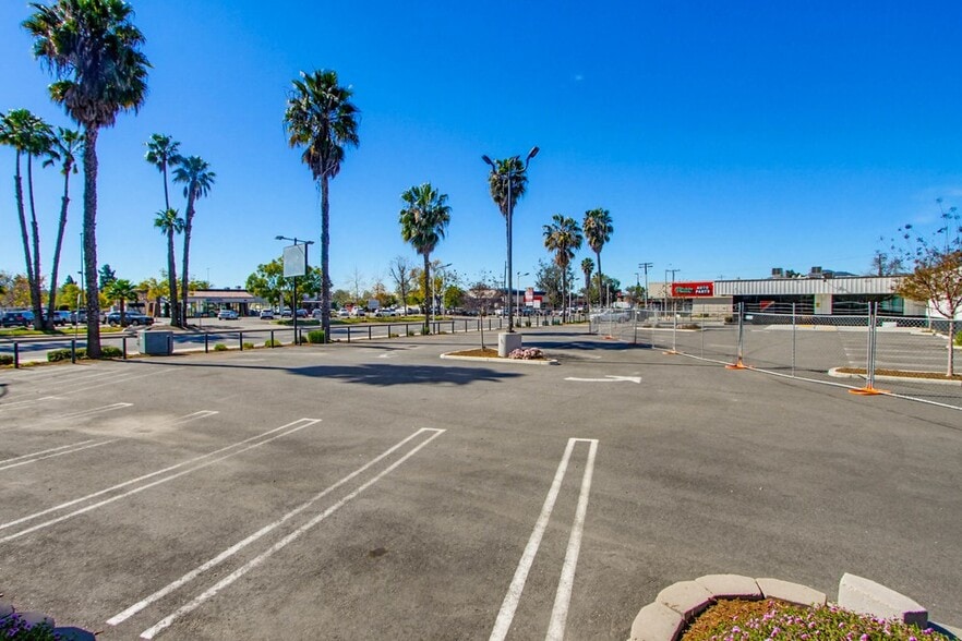 More Photos Of 760-762 W Mission Ave, Escondido Auto Repair For Lease