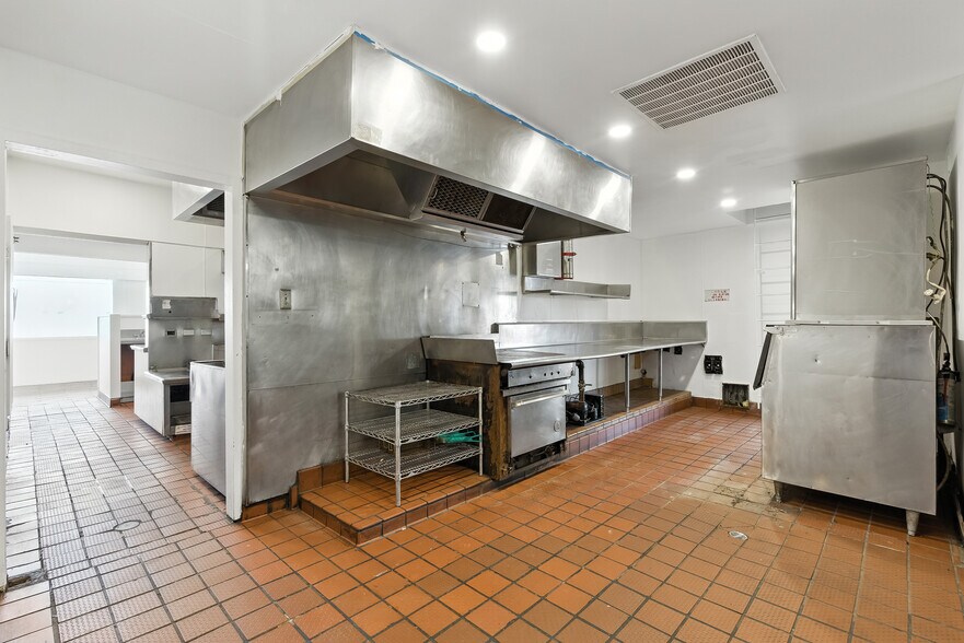 More Photos Of 4355 Sonoma Blvd, Vallejo Restaurant For Sale