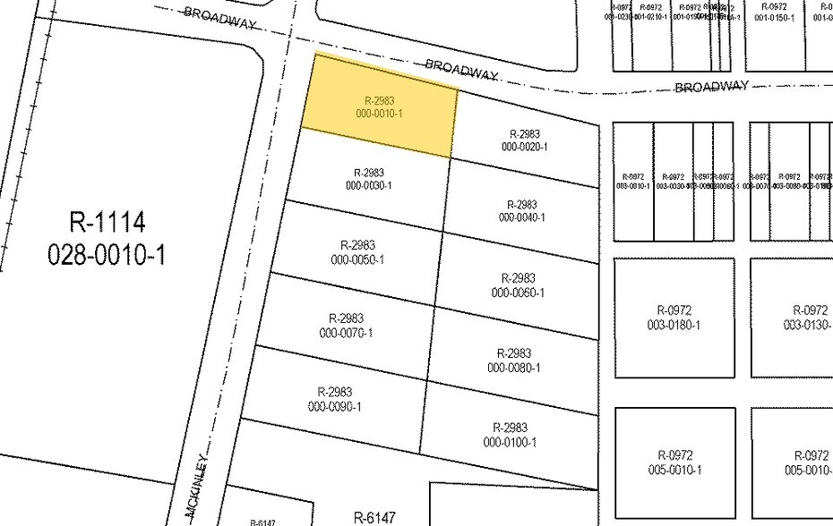 More Photos Of 300 W Broadway St, Prosper Warehouse For Lease