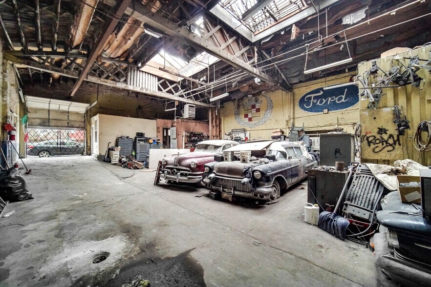 More Photos Of 2116 S California Ave, Chicago Auto Repair For Sale