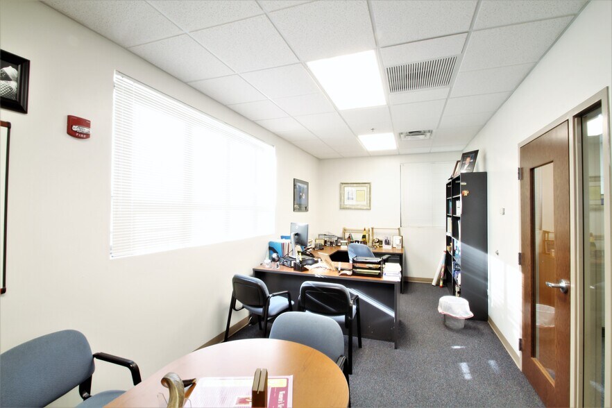 More Photos Of 14240 Dante Ave, Dolton Loft Creative Space For Lease