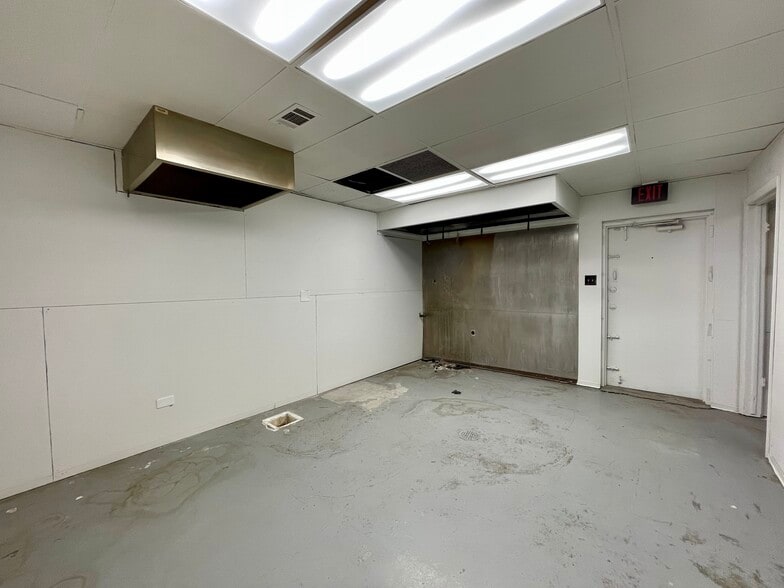 More Photos Of 2323 Dayton St, Aurora Freestanding For Lease