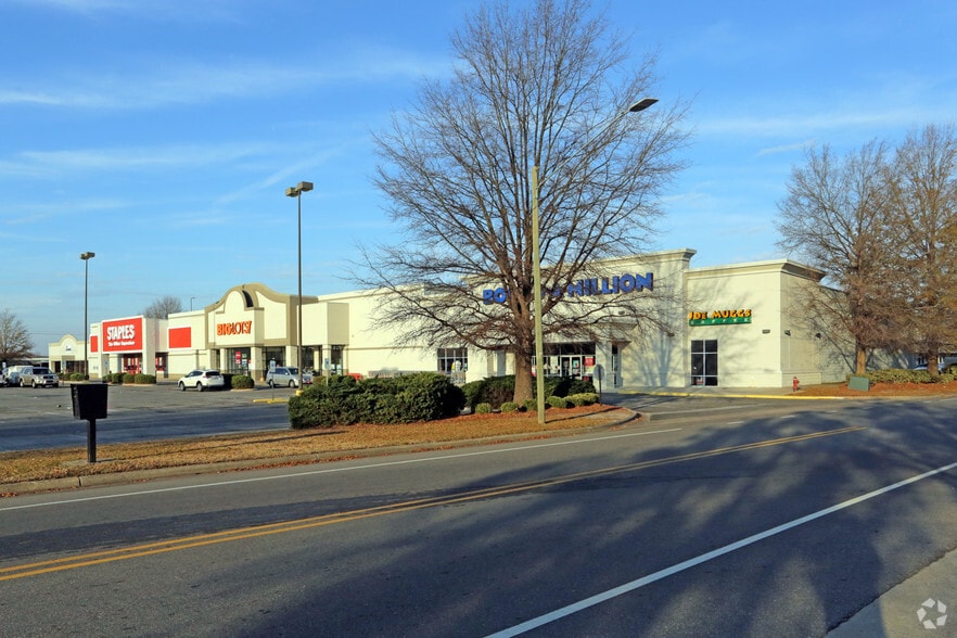 More Photos Of 1312 Parkway Dr, Goldsboro Unknown For Lease