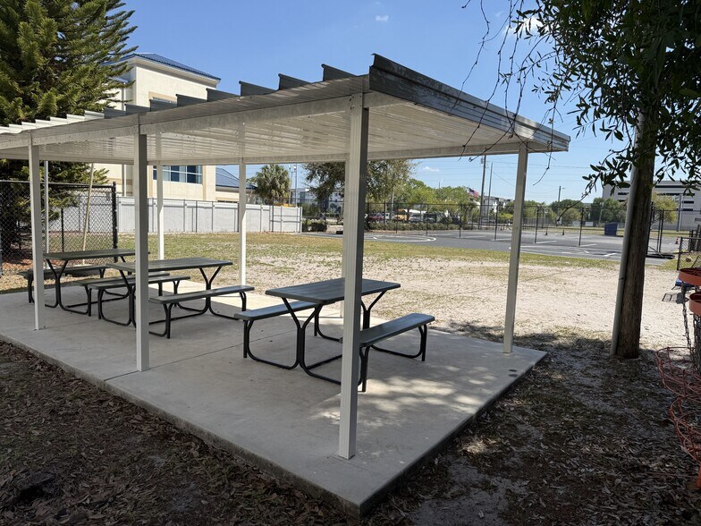 More Photos Of 1511 S US Highway 301, Tampa Office For Sale