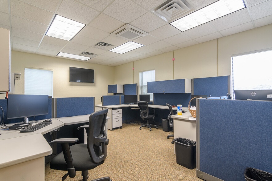 More Photos Of 2023 St. Mary's Blvd, Jefferson City Medical For Sale