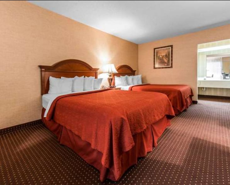 More Photos Of 8040 Perry Hwy, Erie Hotel For Sale